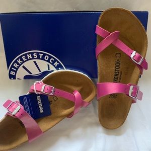 New Mayari Magenta Birkenstock Sandal - Size 9